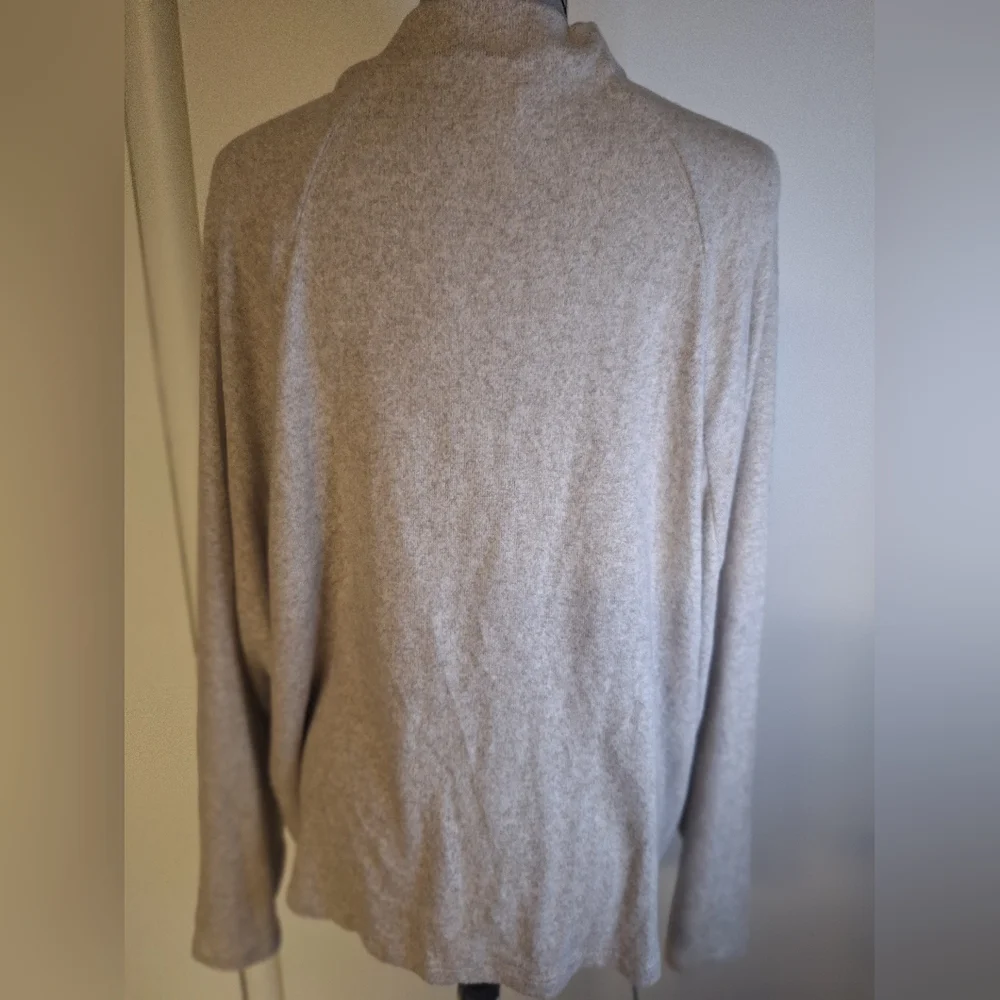 H&M Light Gray Knit Sweater